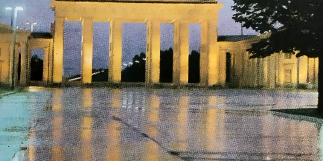 Берлин в фотографиях как столица ГДР в 1970 и столица Германии в 2016