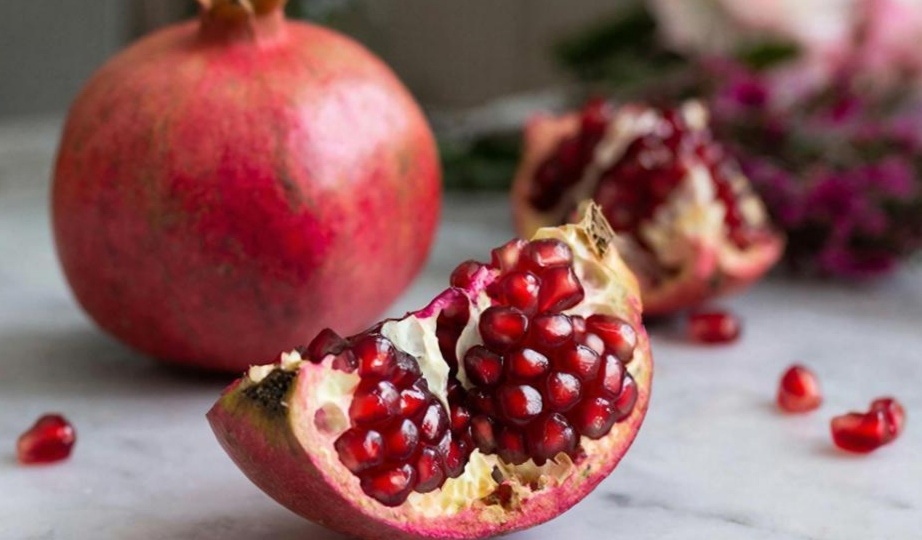 Почему с возрастом стоит подналечь на гранат