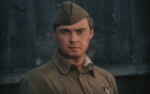 Кадр из фильма "Еще до войны" взят для иллюстрации из Яндекс Картинки.