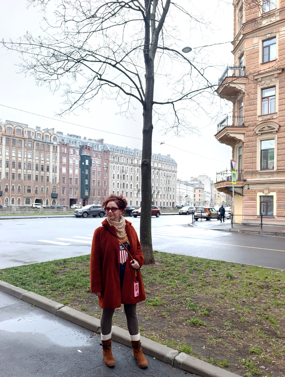 Здесь же, другая сторона. 