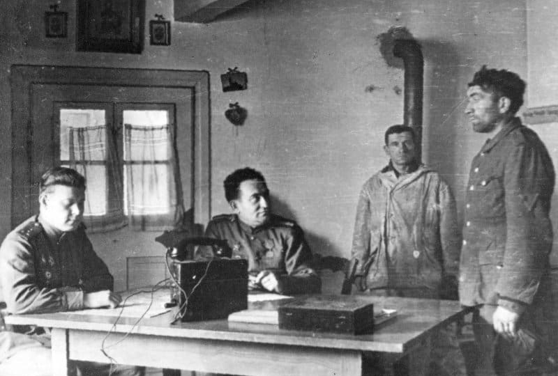 Немец на допросе: "Я элита Рейха, а вы пыль". Пришлось позвать очкарика и фашист заплакал