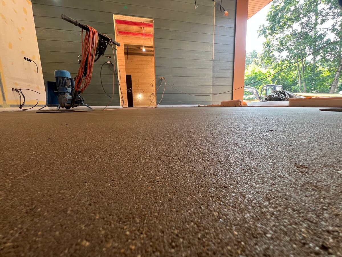 Результат устройства полусухой стяжки пола