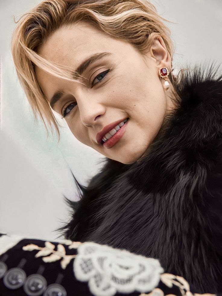 Эмилия Кларк фото из сети