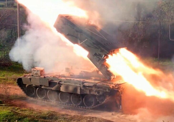     Российские ракетчики наносят удар по противнику. Источник: t.me/Tristatridzatri.