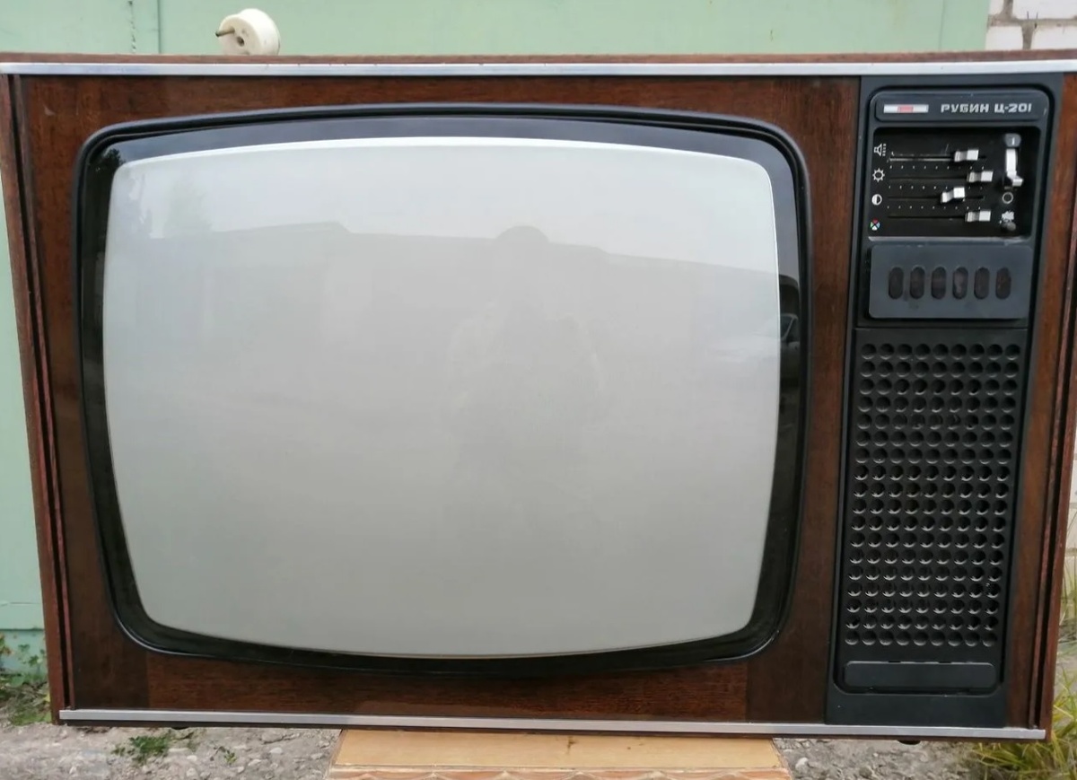 Цветной телевизор Рубин Ц-201