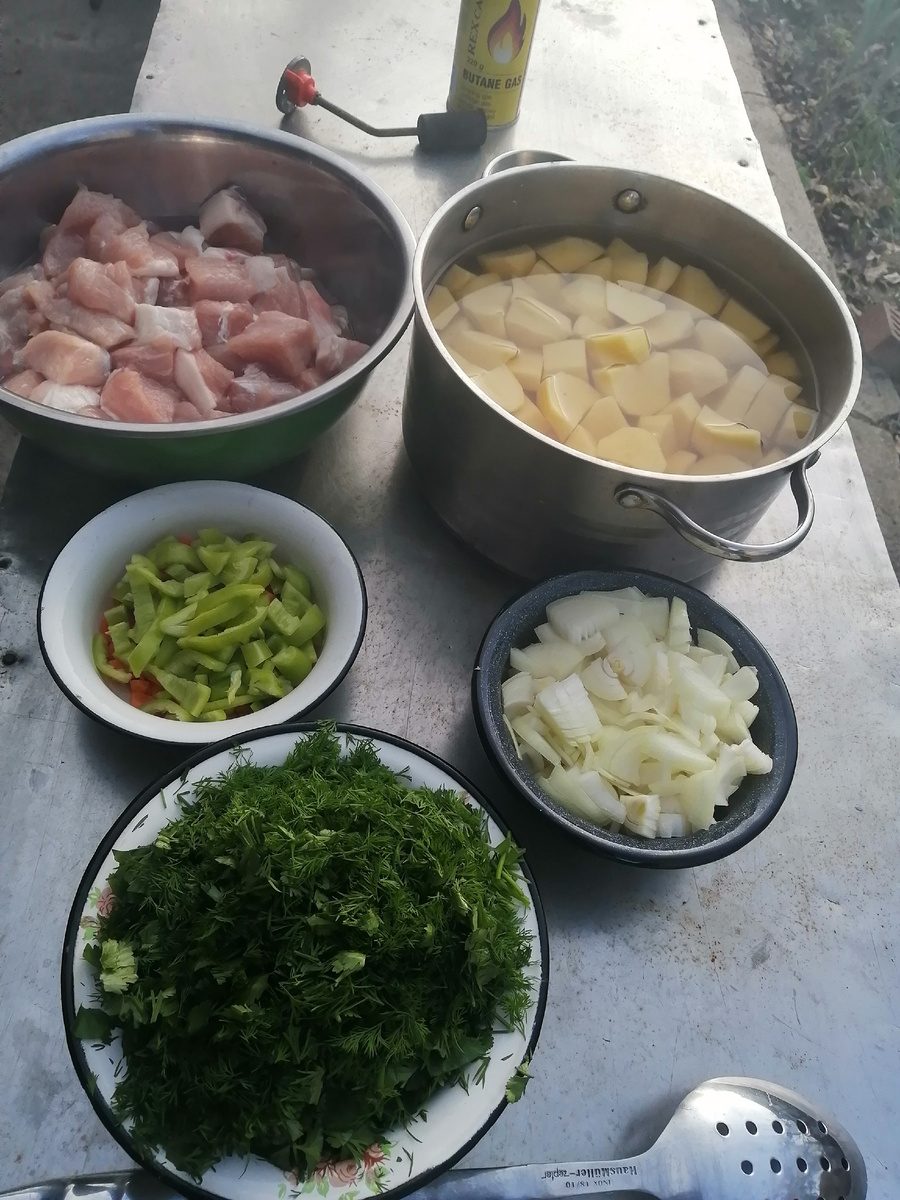 Подготовила продукты.