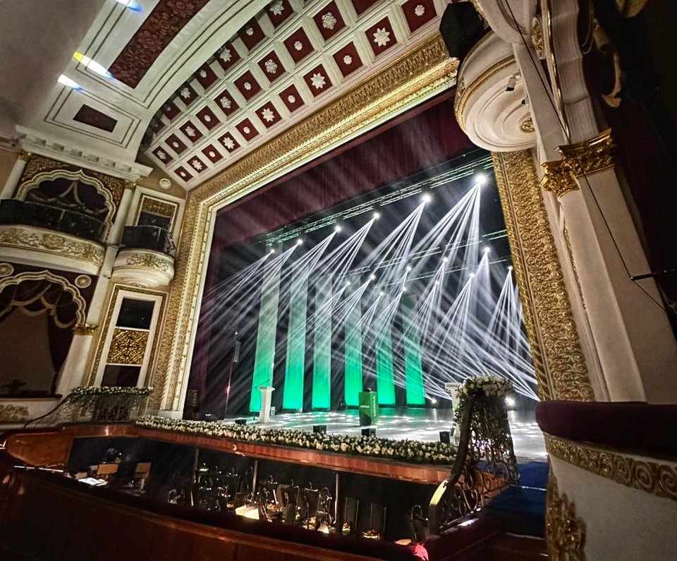 Фото: площадка гала-концерта "Русские сезоны" в Бишкеке в ожидании высокопоставленных гостей вечера