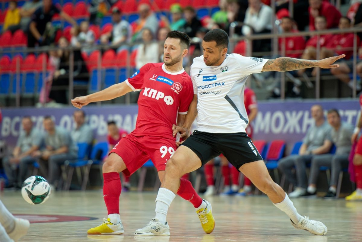    Двух голов в исполнении Вини не хватило торпедовцам, чтобы отобрать очки у фаворита