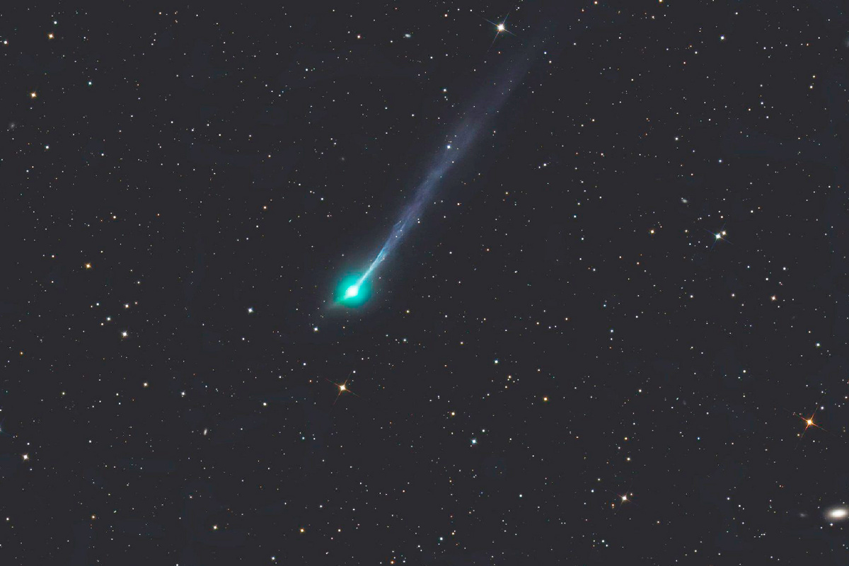 Появился новый чёткий снимок 3I ATLAS — сеть сравнивает его с размытыми кадрами NASA и находит всё больше несостыковок