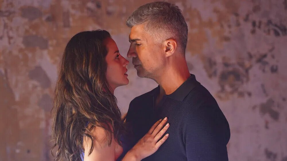 кадр из сериала "Я так долго ждал тебя"