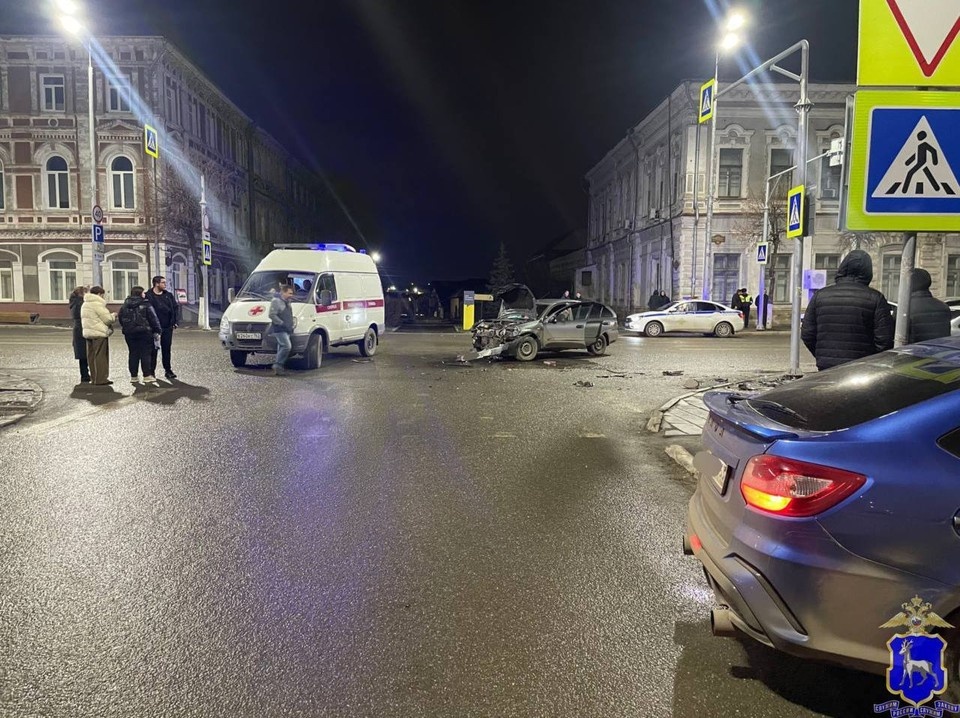    Молодой водитель не пропустил на перекрестке встречную машину и спровоцировал аварию ГУ МВД России по Самарской области