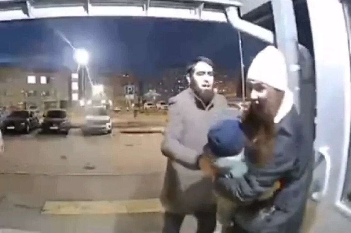    «Помогите, это мой малыш!»