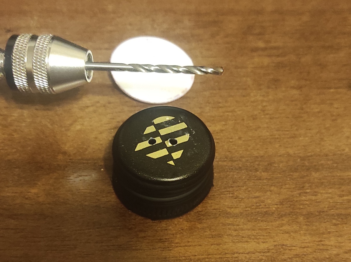 Просверленная крышечка