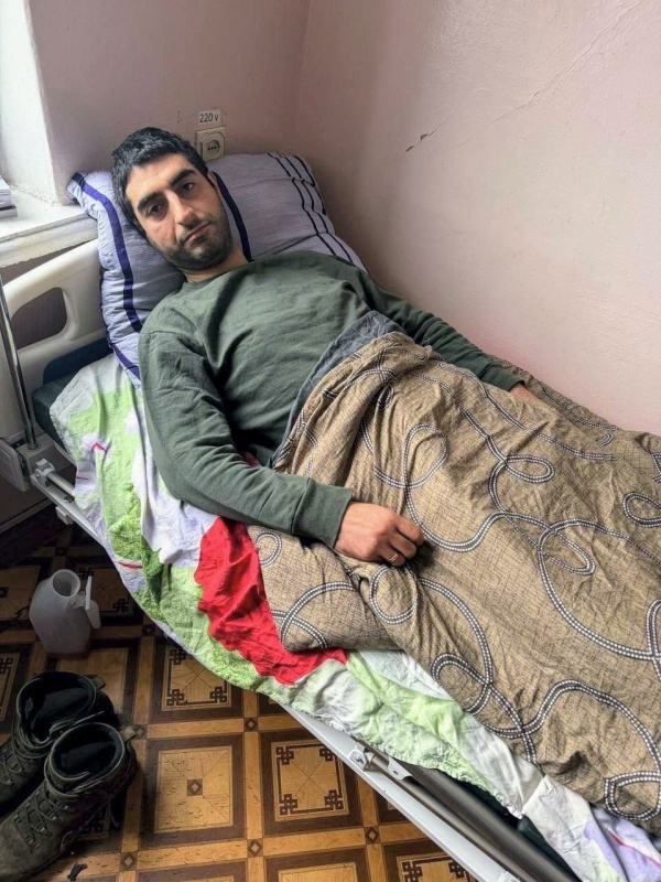    В ДНР из госпиталя пытаются отправить на суд раненого бойца Дирана Чепняна