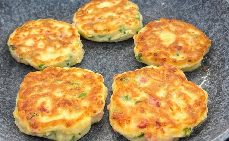 Хачапури-оладьи: сырные порции, которые легко приготовить дома