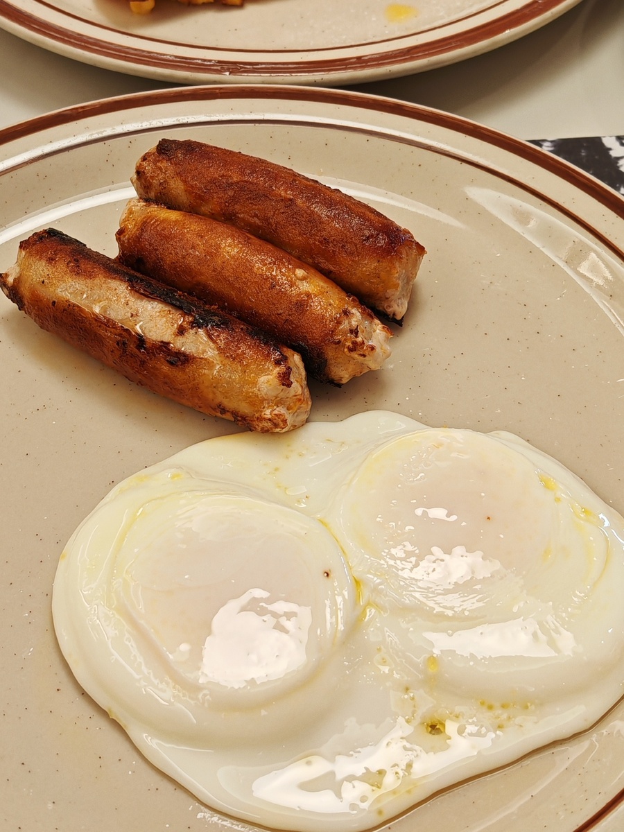 Только яйца оказались нормального, привычного размера😅