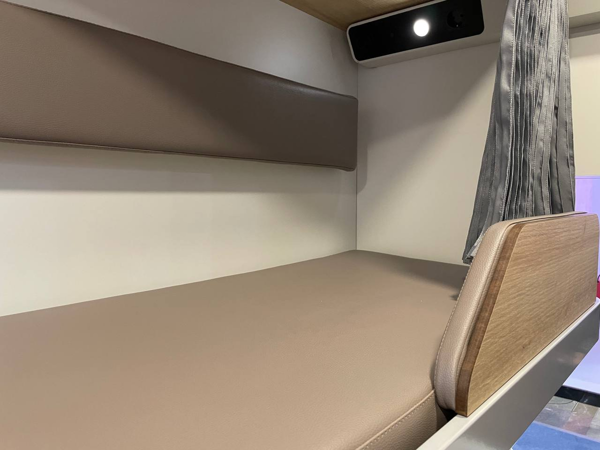 Макет салона некупейного вагона габарита Т от ТМХ. Источник: Сергей Белов/ROLLINGSTOCK