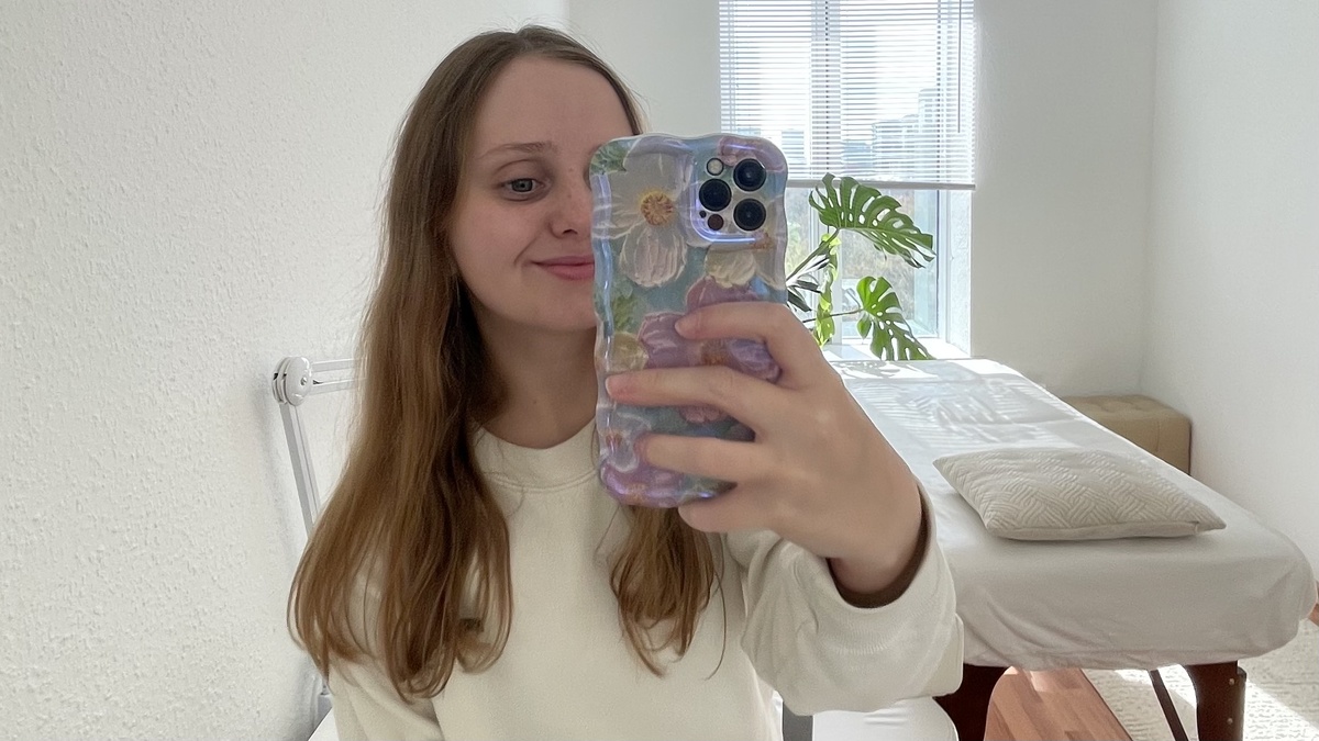 Кожа у меня в целом чистая, но с началом отопительного сезона на лбу появилась выраженная сухость