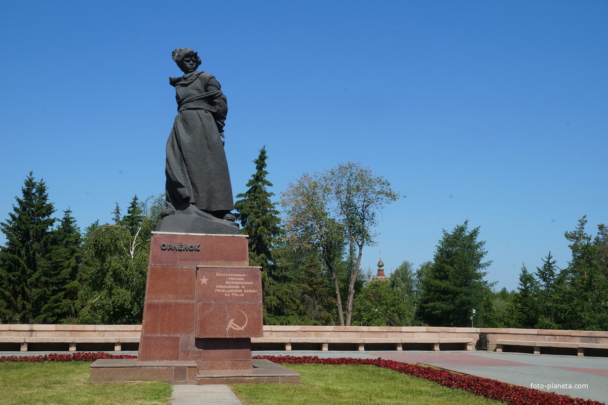 Скульптора "Орлёнок". Скульптор  — Головницкий Лев Николаевич.