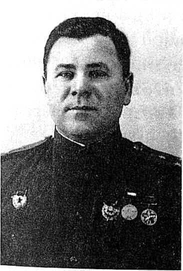 Гвардии полковник Яков Бровченко кавалер ордена Боевого Красного знамени. Истоник портал "Память народа" 