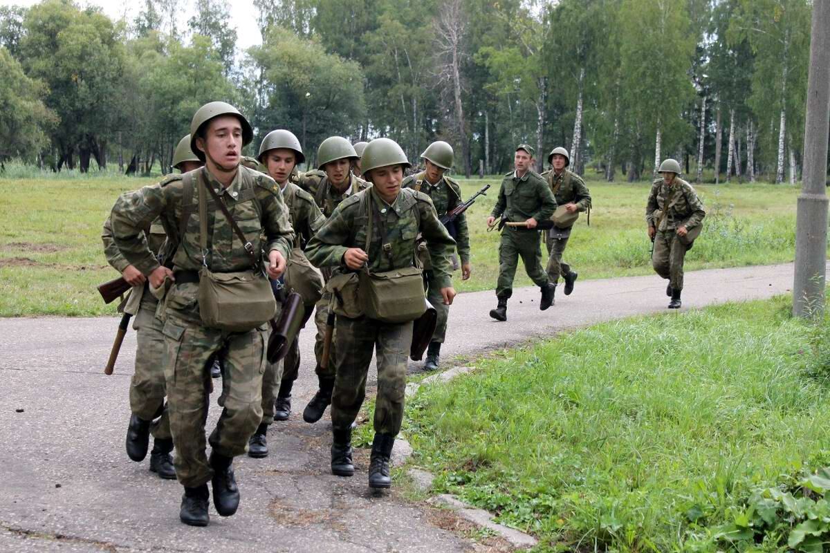 Солдат бежит, а служба идёт потихоньку...