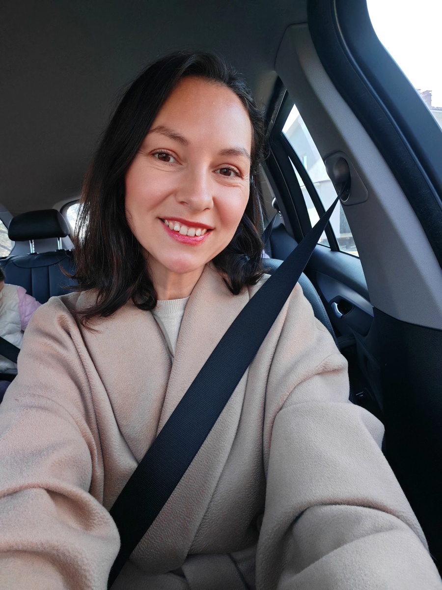 Это я, Екатерина, автор канала о красоте🌸. Фотка осенняя🍁. 