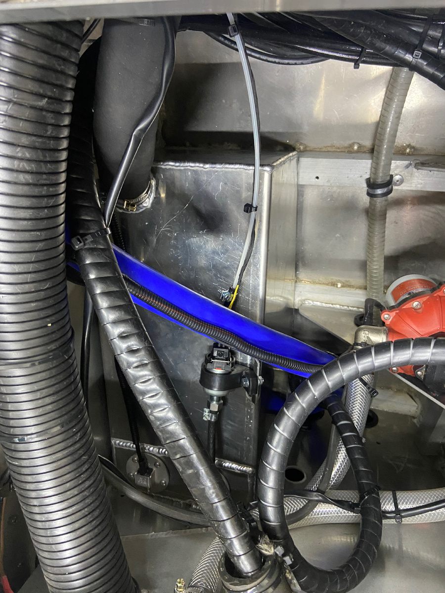 Новый бак на 20-25 литров. 