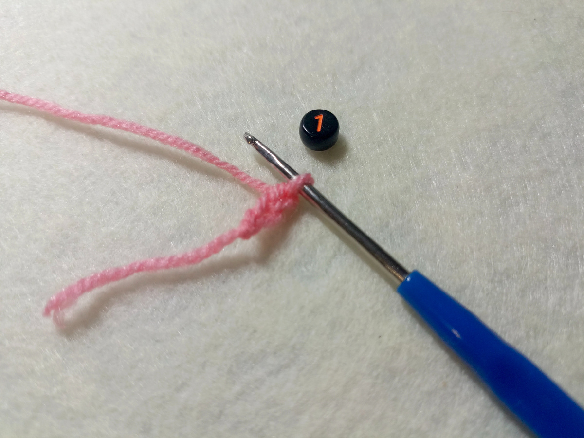 Провязываю 2 воздушные петли.