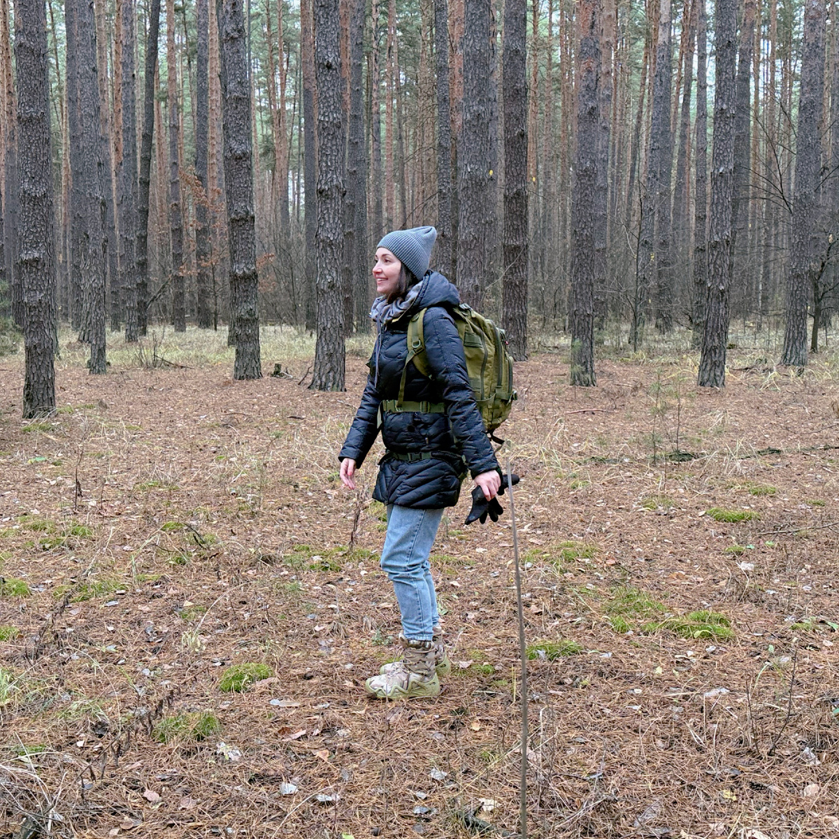 Предположите количество упавших листов с использования метода Ферми и наугад 