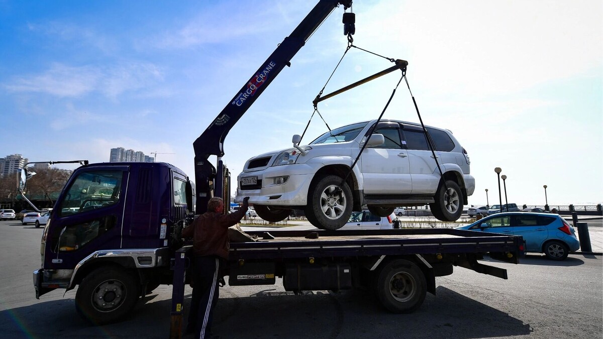 Это все мошенники: пенсионеры отбирают проданные автомобили у покупателей. Фото: Юрий Смитюк, ТАСС