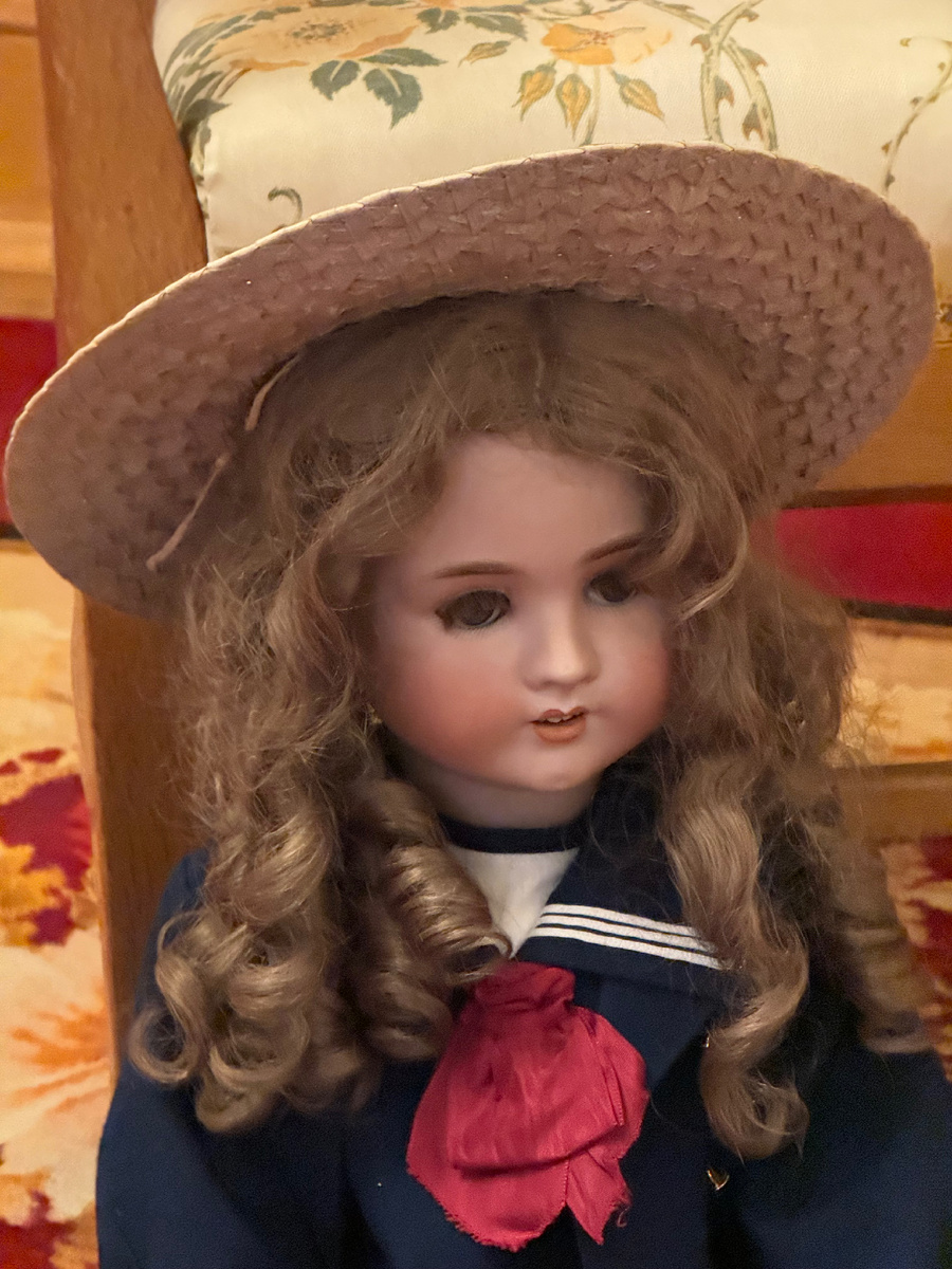 Кукла из коллекции Александровского дворца, город Пушкин