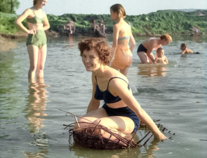 Подборка душевных и ярких фотографий деревенской жизни в СССР. 20 раскрашенных фотографий. Часть 6