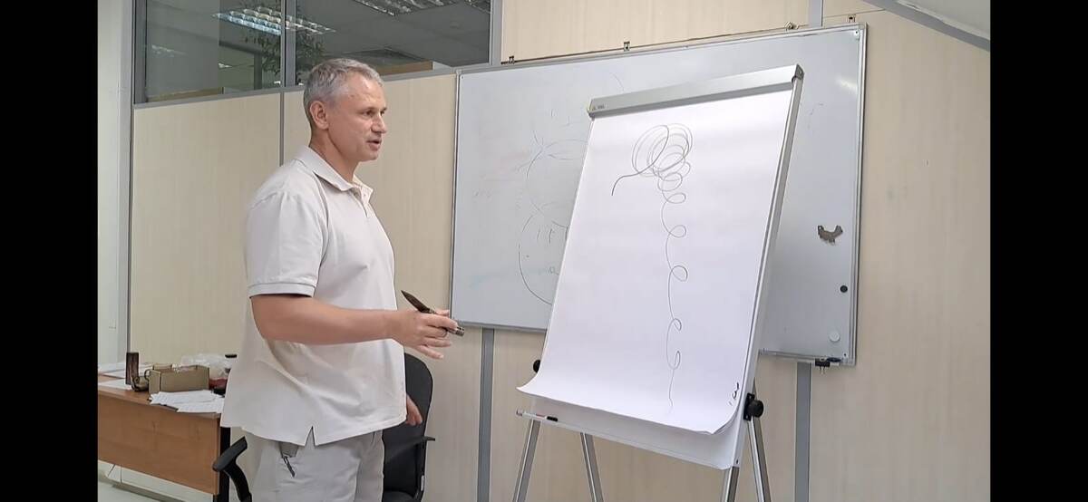 Вячеслав Курдюков. Обучение на семинаре по флюидическим ножам и развитию энергочувствительности