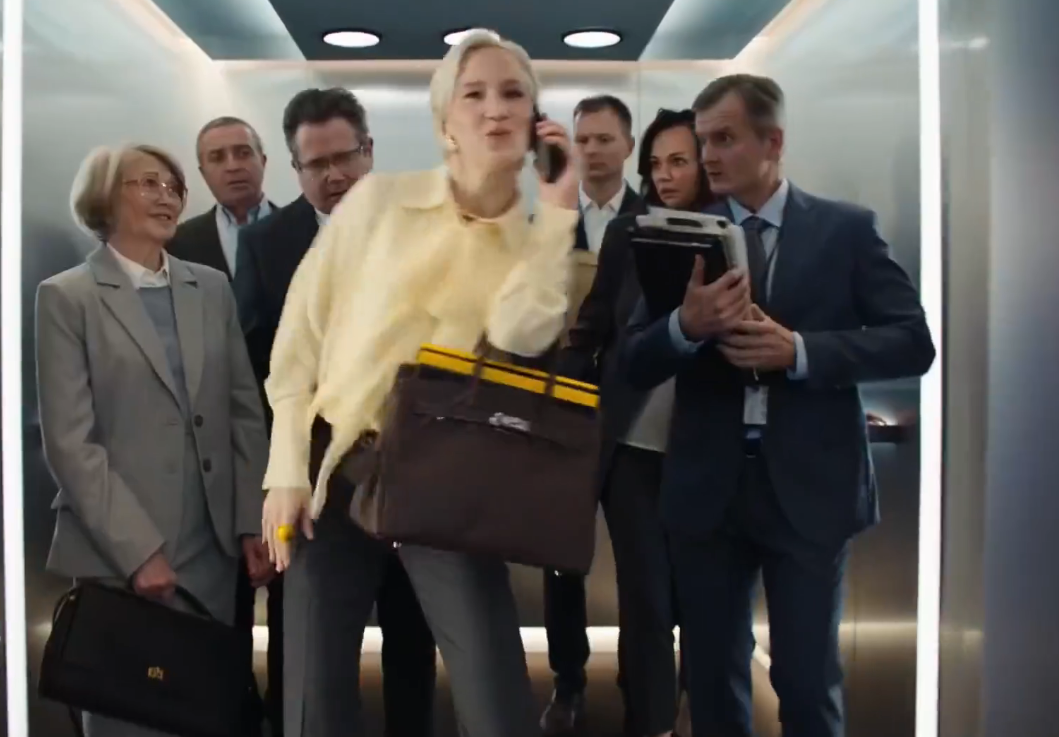 Кадр рекламы Билайн "Позвони мне, позвони" (2025)