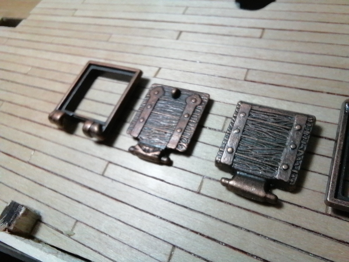 Выложил пушечные порты на палубу. И как с этим работать?