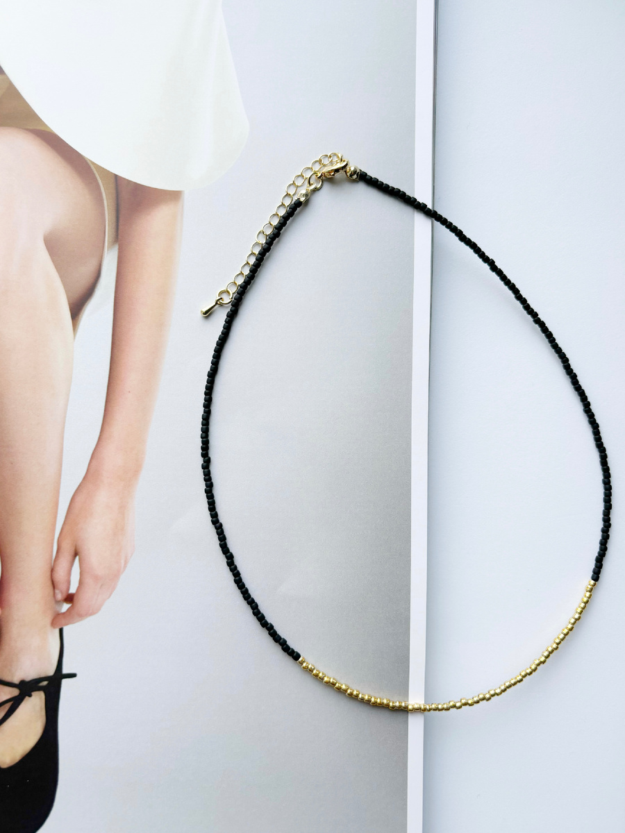 Универсальный аксессуар, который подойдет как для повседневной носки, так и для особых случаев.