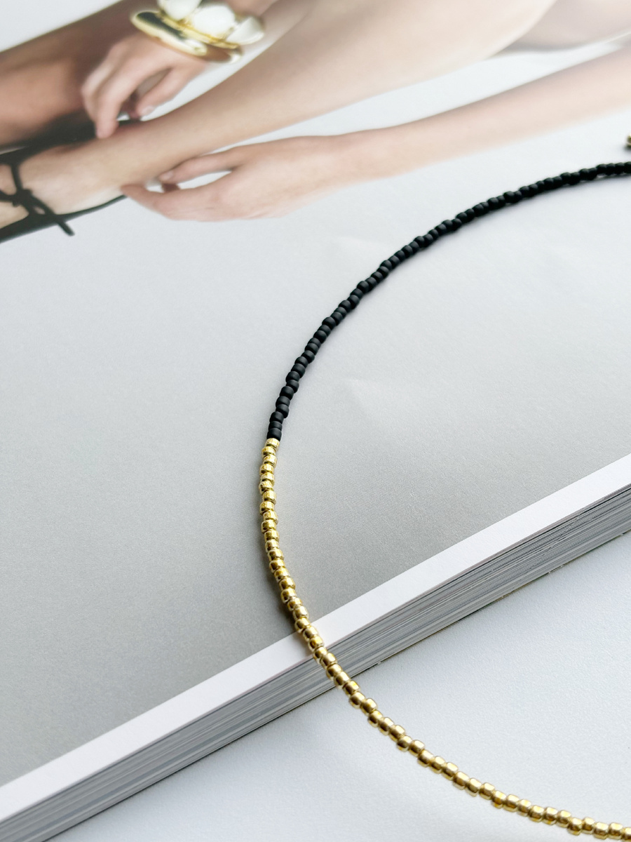 Черный и золотой – идеальное сочетание для любого образа.