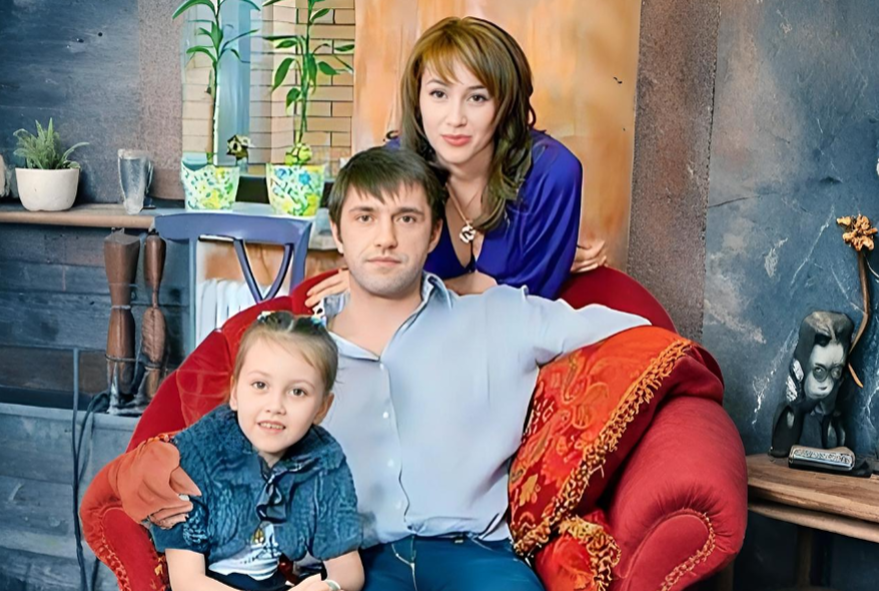 Владимир Вдовиченков с Ольгой Филипповой и дочкой Вероникой