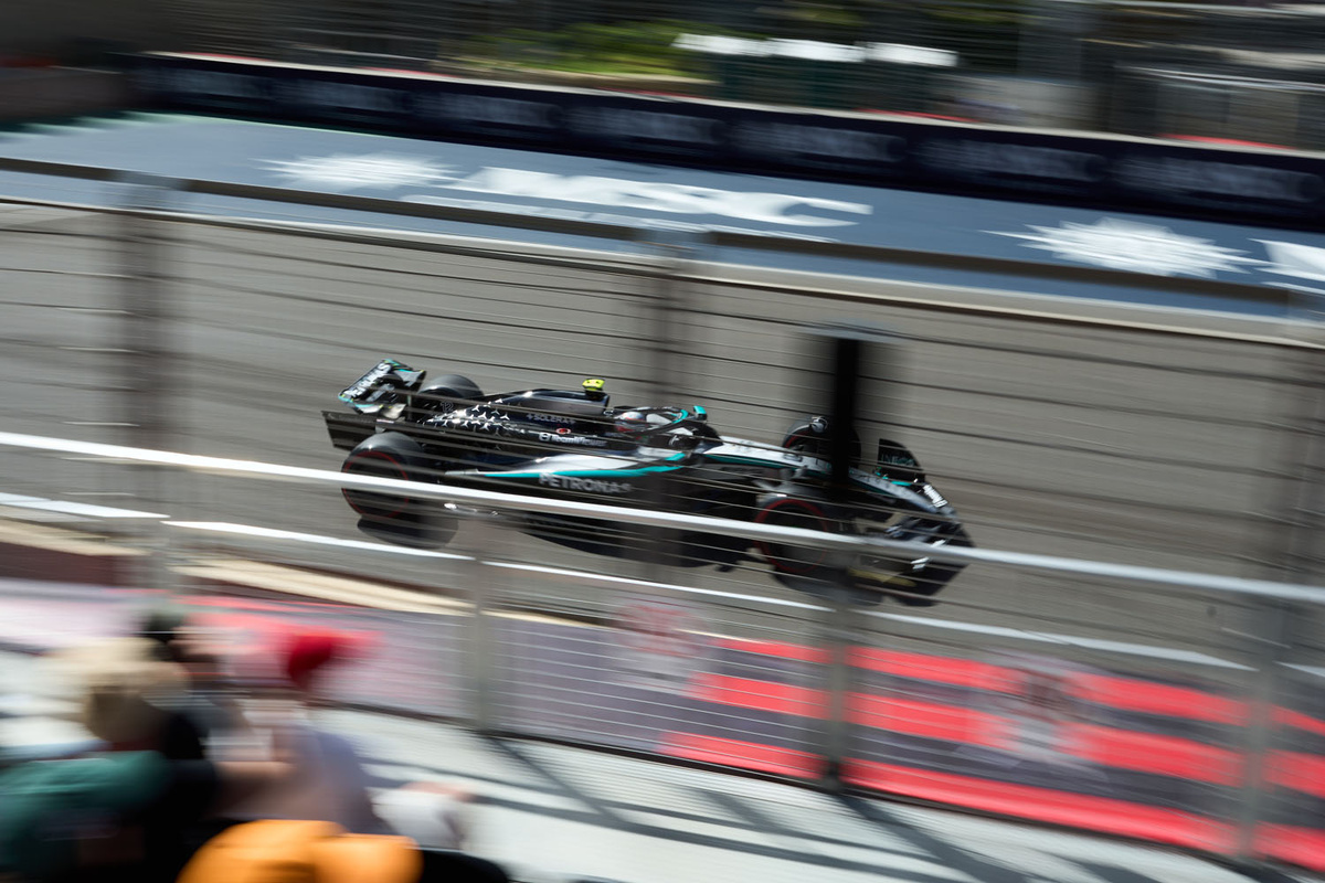 Джордж Расселл из команды Mercedes