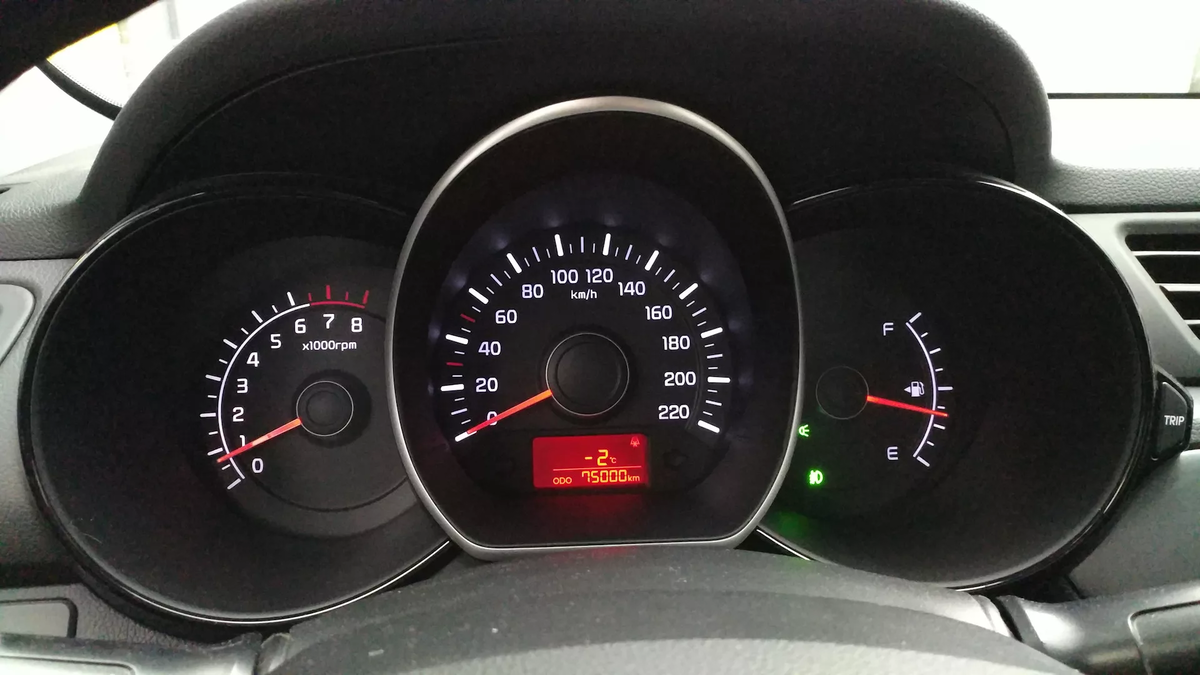 Штатная панель приборов