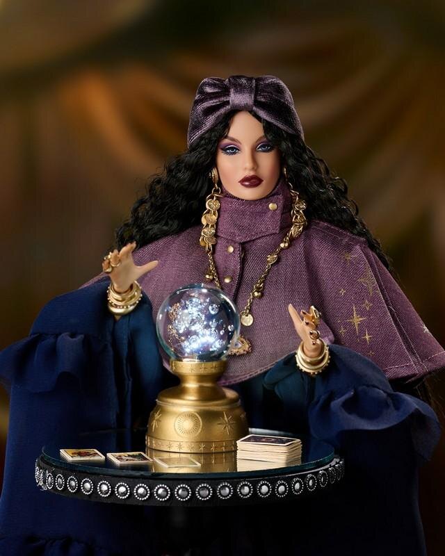 Rayna Ahmadi Clairvoyante