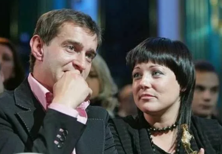 Что случилось с молодой женой, как выглядит вторая, и дети многодетного актера Константина Хабенского