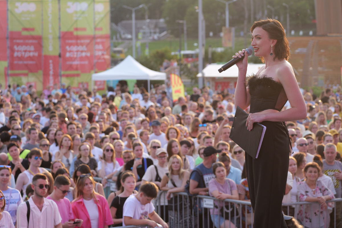 Выступление на фестивале в рамках 300-летия Перми. 50 000 зрителей