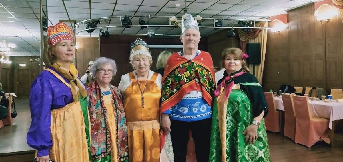 На празднике