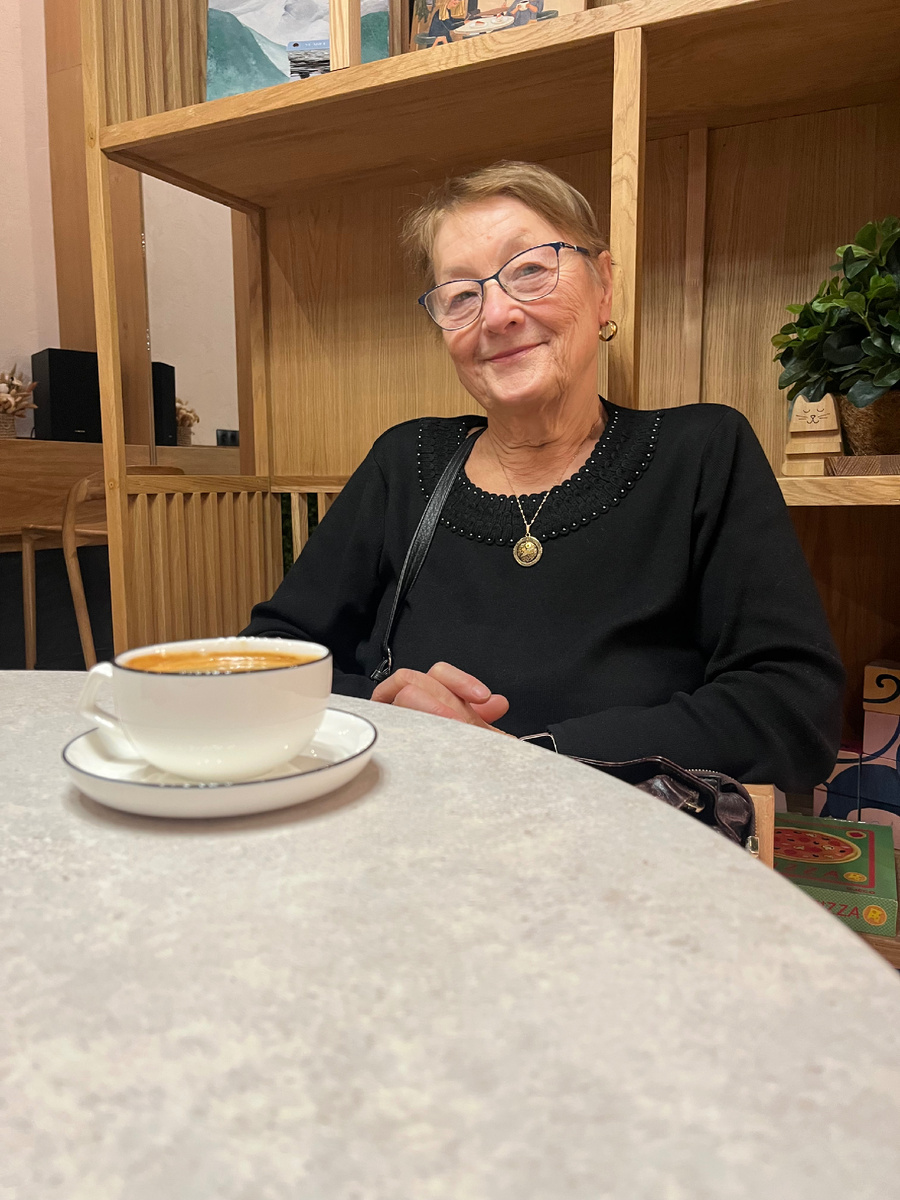 А это уже после просмотра пьём кофий в кафе. Традиции неизменны☕️Фото автора 