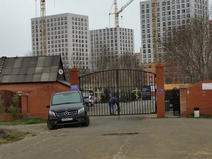 Ивановское кладбище, где я в 2013 году работал, где это всё произошло. Больших домов тогда ещё не было