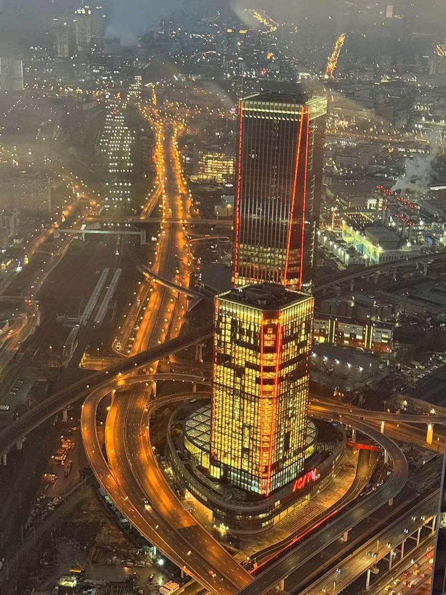 Вид из окна (354 метра)