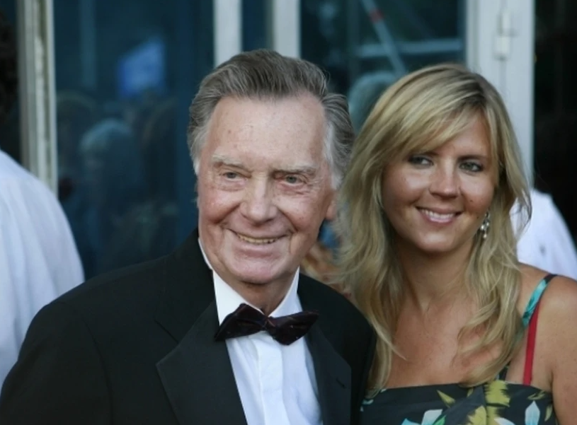 Анатолий Кузнецов с дочкой