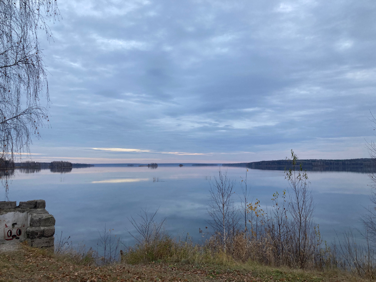 Октябрь 2025 г. Озеро Увильды гор. Кыштым Челябинская область. 