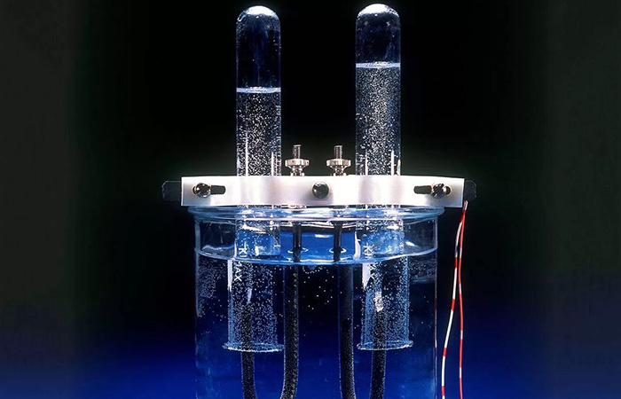 Процесс электролиза воды